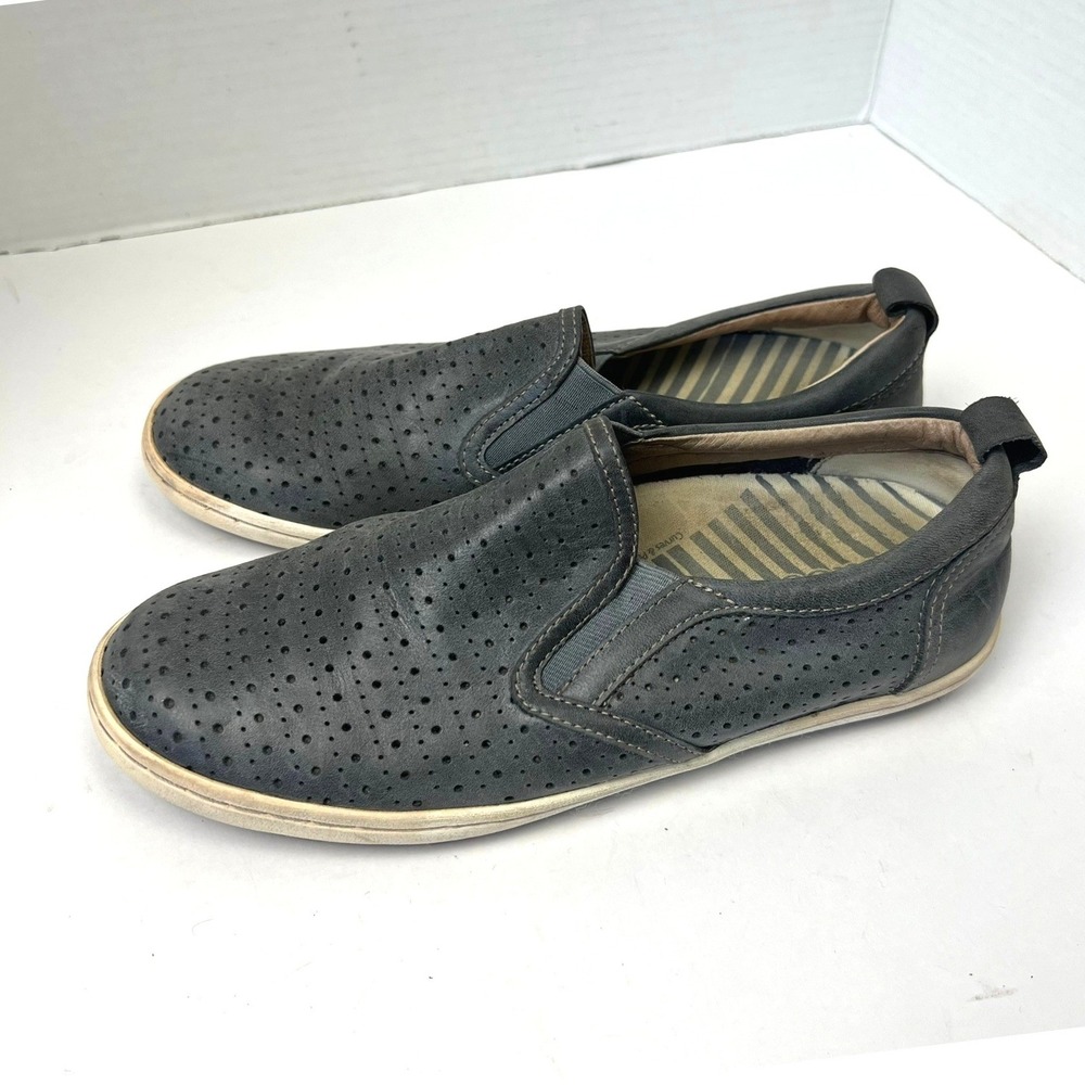 Taos Court Gray Perforated Leather Slip‎ On Sneakers Travel Walking Womens 7.5